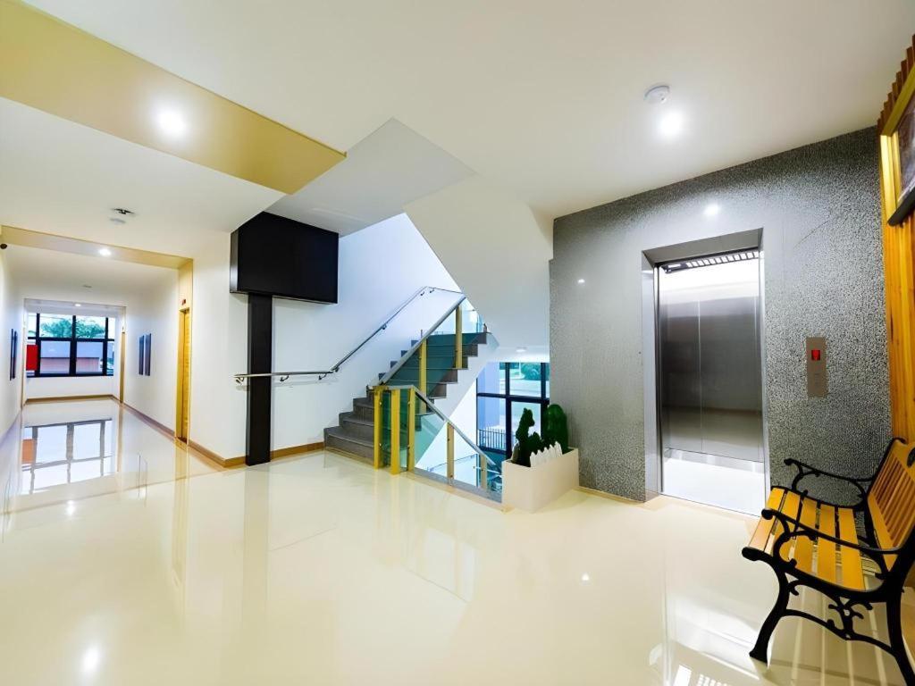 Gt Residence Hotel Buriram Eksteriør bilde