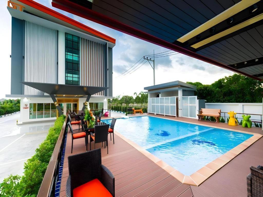 Gt Residence Hotel Buriram Eksteriør bilde