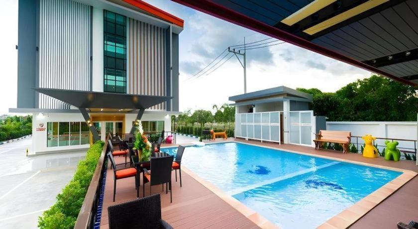Gt Residence Hotel Buriram Eksteriør bilde